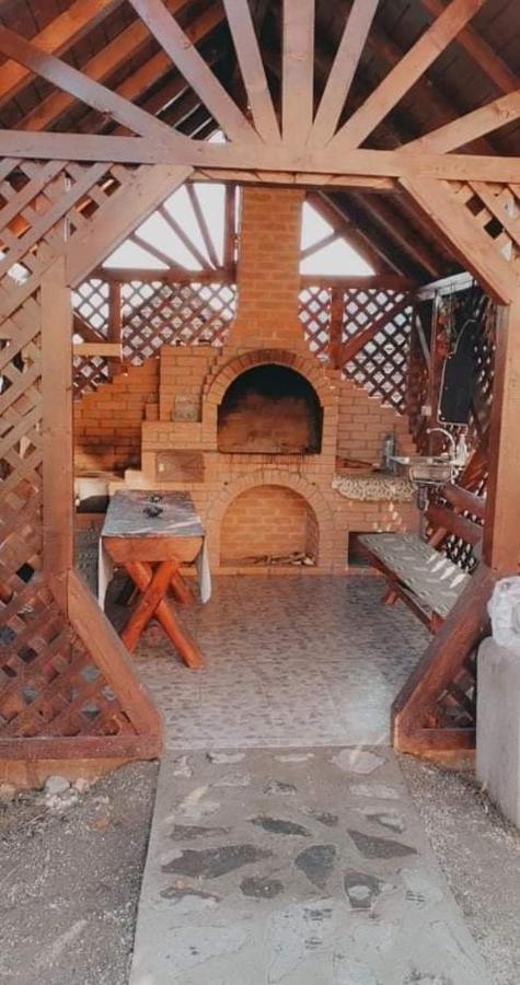 הוילה Dragoslavele Casa Alesi מראה חיצוני תמונה